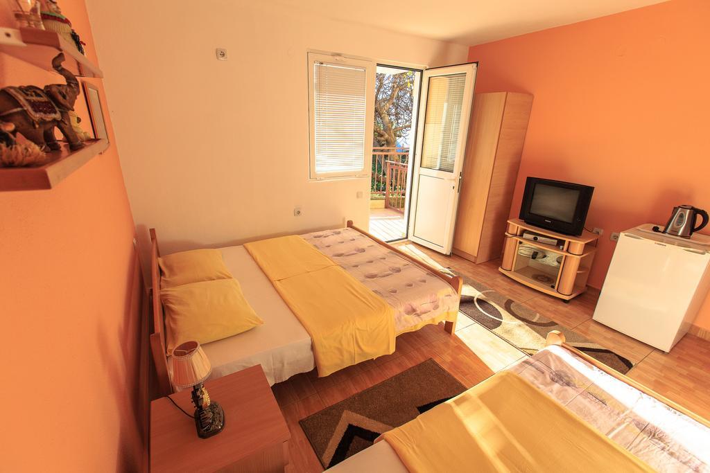 Apartments Vitic Sutomore Quarto foto