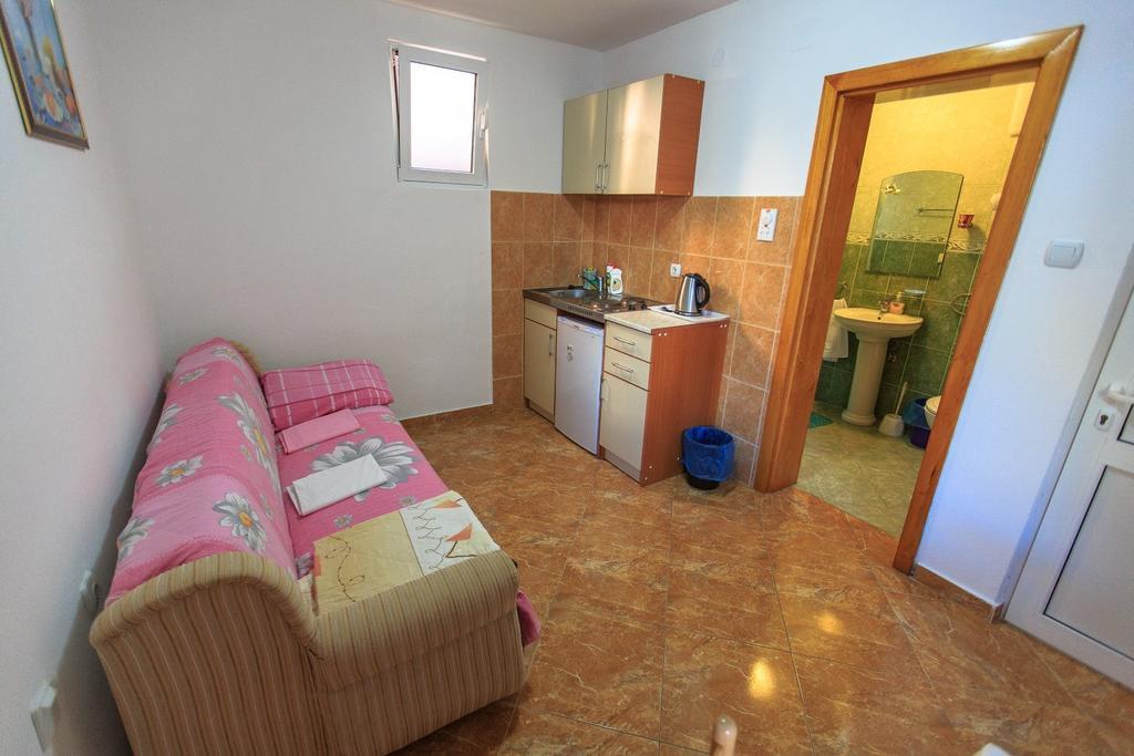 Apartments Vitic Sutomore Quarto foto