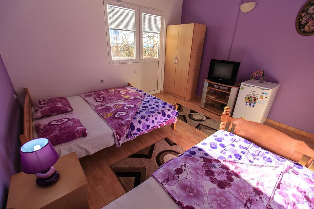 Apartments Vitic Sutomore Quarto foto