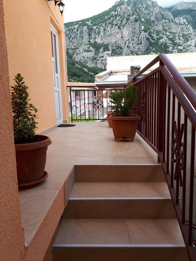 Apartments Vitic Sutomore Exterior foto
